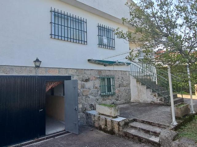 Chalet en venta en Valdemorillo, Madrid