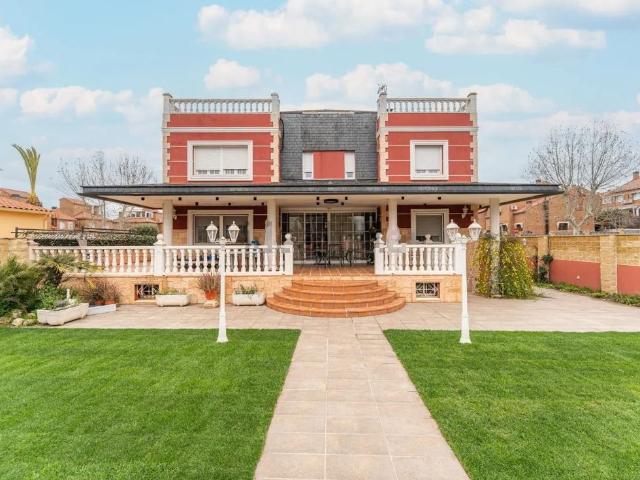 Villa en venta en Arroyomolinos, Zarzalejo