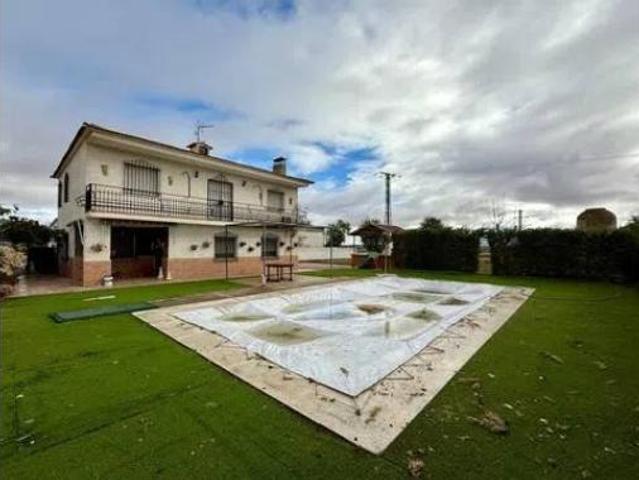 Chalet en venta en Madridejos, Castilla-La Mancha