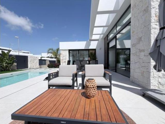 Chalet en venta en Puerto de la Torre, Málaga-Costa del Sol