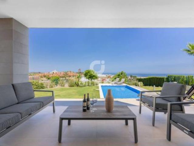 Chalet en venta en Castillo de la Duquesa, Costa del Sol Occidental