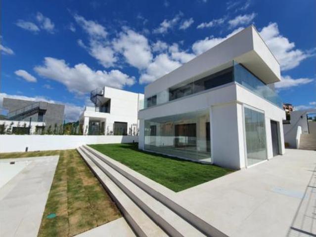 Chalet en venta en Castillo de la Duquesa, Costa del Sol Occidental