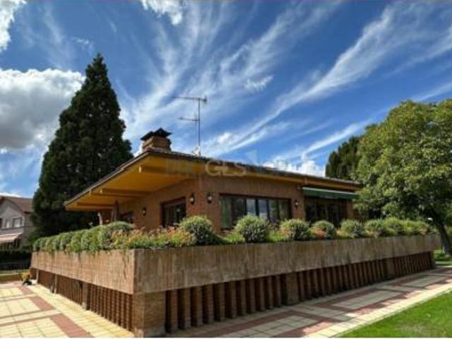 Chalet en venta en Mansilla De Las Mulas, Castilla y León