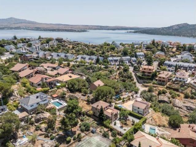 Villa en venta en Manzanares El Real, Urbanización El Yelmo