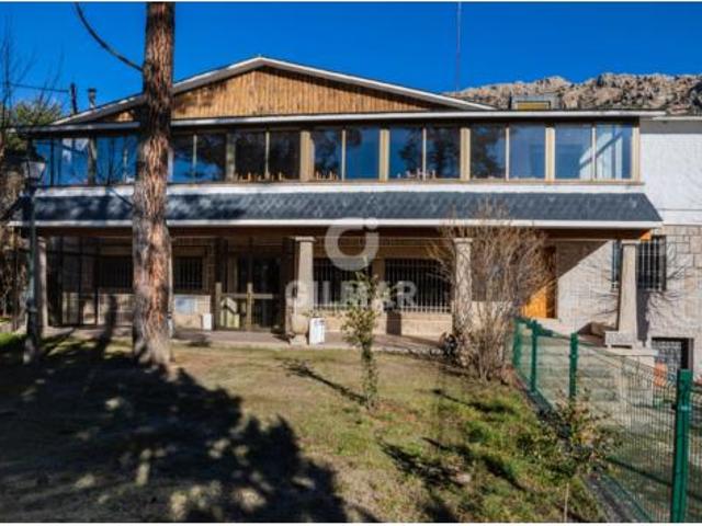 Villa en venta en Manzanares El Real