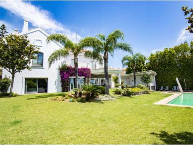 Villa en venta en Marbella, Albamar