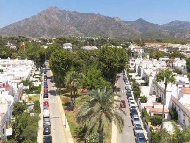 Chalet en venta en La Carolina, Costa del Sol Occidental