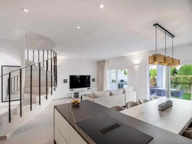 Chalet en venta en Nueva Andalucía, Costa del Sol Occidental