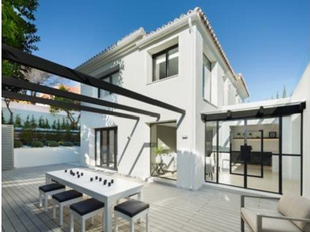 Chalet en venta en Nueva Andalucía, Costa del Sol Occidental