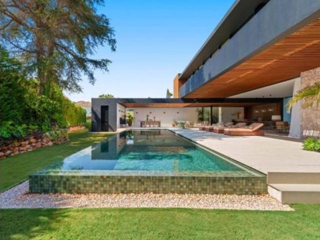 Chalet en venta en Nueva Andalucía, Costa del Sol Occidental