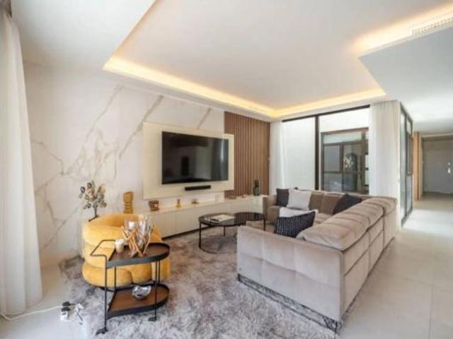 Chalet en venta en La Carolina, Costa del Sol Occidental
