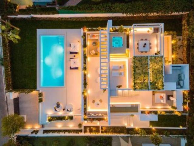 Chalet en venta en Nueva Andalucía, Costa del Sol Occidental