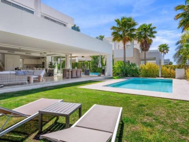 Chalet en venta en Rio Real, Costa del Sol Occidental