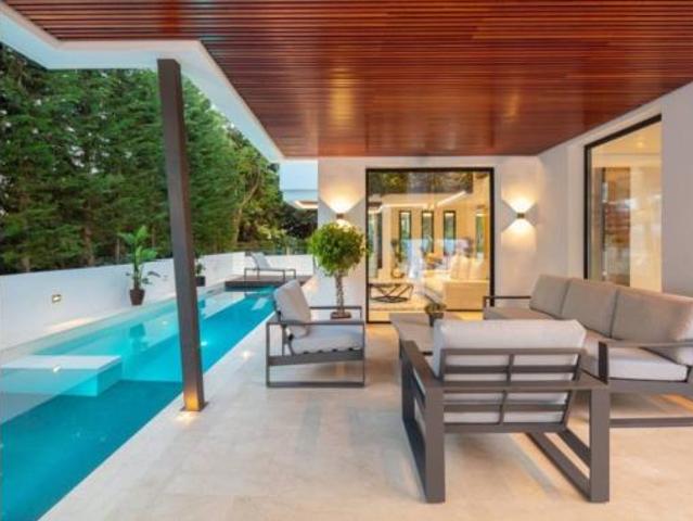 Chalet en venta en La Carolina, Costa del Sol Occidental