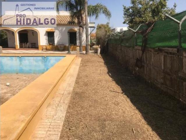 Chalet en venta en Marchena, Andalucía