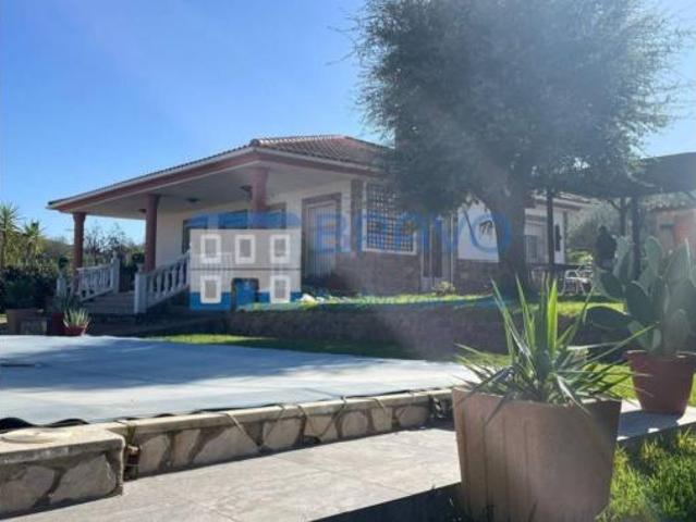 Chalet en venta en Medellín, Badajoz