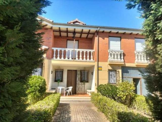 Chalet en venta en Melgar De Fernamental, Castilla y León