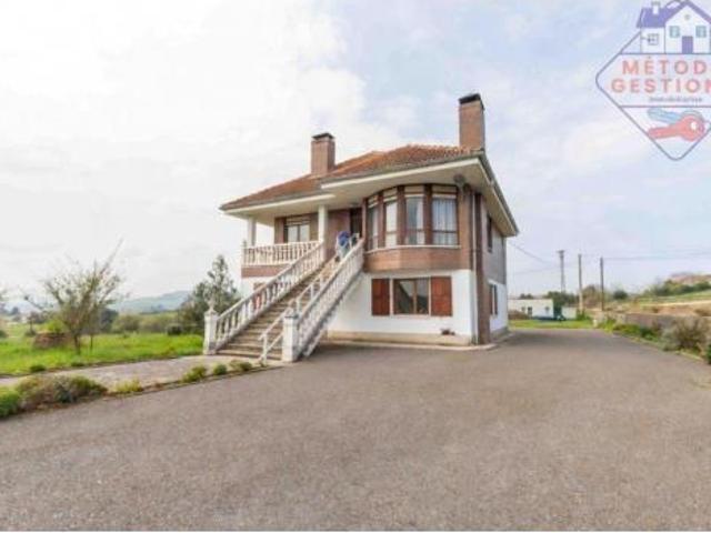 Chalet en venta en Cudón, Miengo