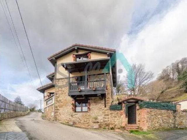 Chalet en venta en Mieres, Asturias