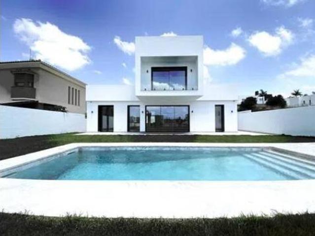 Chalet en venta en La Sierrezuela, Mijas