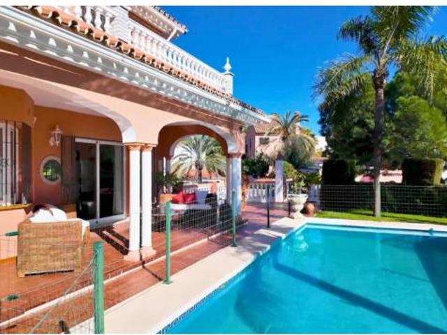 Chalet en venta en Urbanización El Coto, Mijas