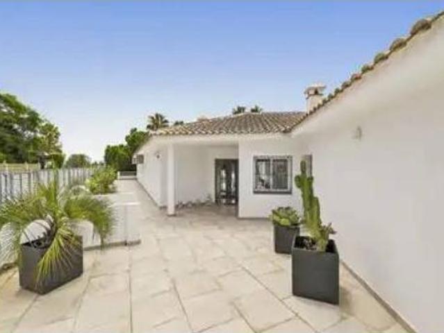 Chalet en venta en Las Lagunas, Mijas