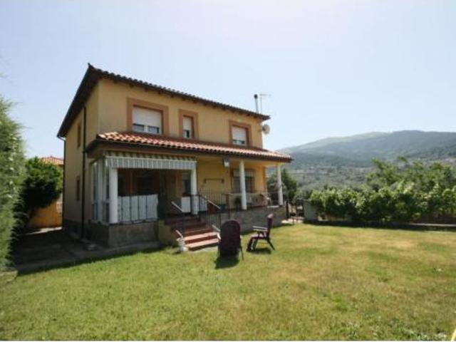 Chalet en venta en Mombeltrán, Castilla y León