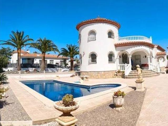 Chalet en venta en els Pins de Miramar, Baix Camp