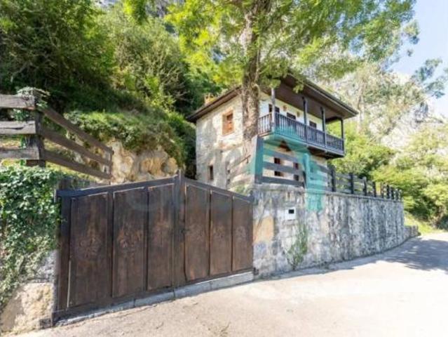 Chalet en venta en Morcín, Asturias