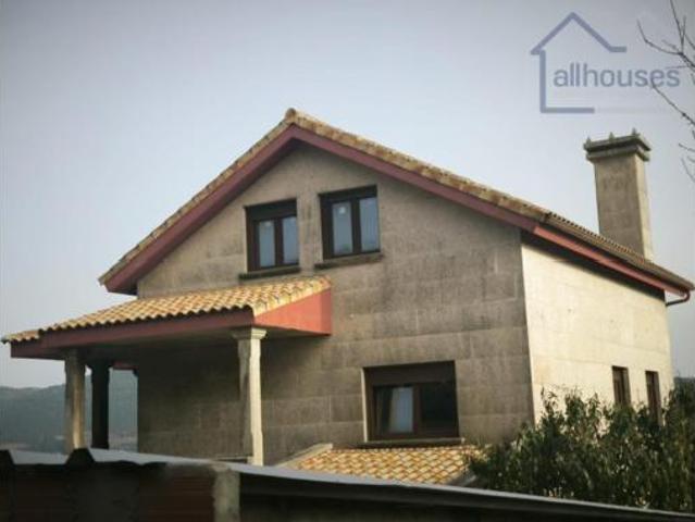 Chalet en venta en Mos, Vigo