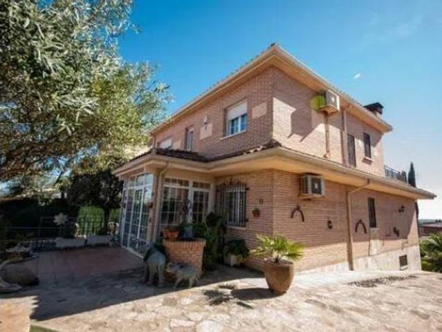 Chalet en venta en Parque Coimbra, Móstoles