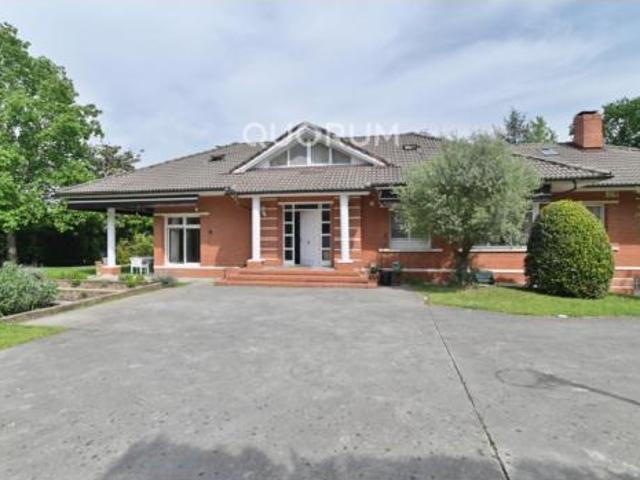 Chalet en venta en Mungia, Guipúzcoa
