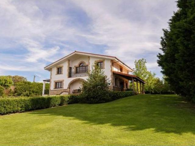 Chalet en venta en Mungia, Vizcaya