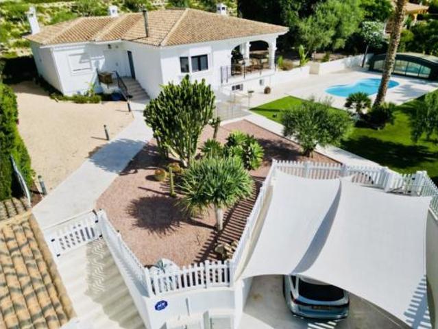 Chalet en venta en Bonalba, l'Alacantí