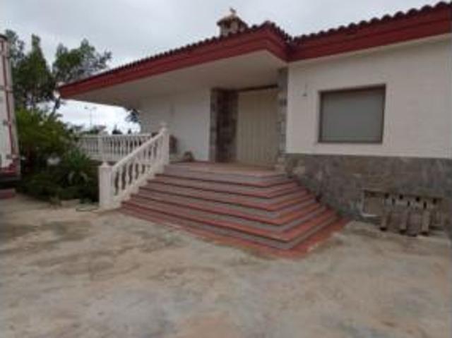 Chalet en venta en Bonalba, l'Alacantí