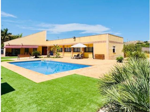 Villa en venta en Mutxamel, les Paulines