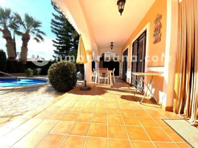 Chalet en venta en Bonalba, l'Alacantí