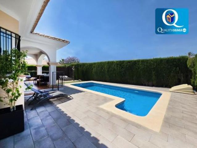 Chalet en venta en Bonalba, l'Alacantí