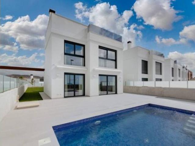Chalet en venta en Bonalba, l'Alacantí