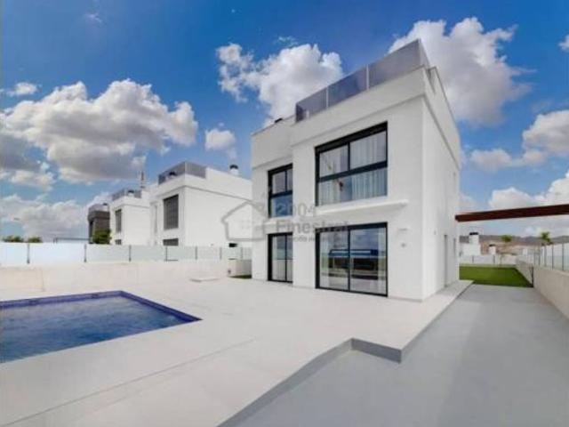 Chalet en venta en Bonalba, l'Alacantí