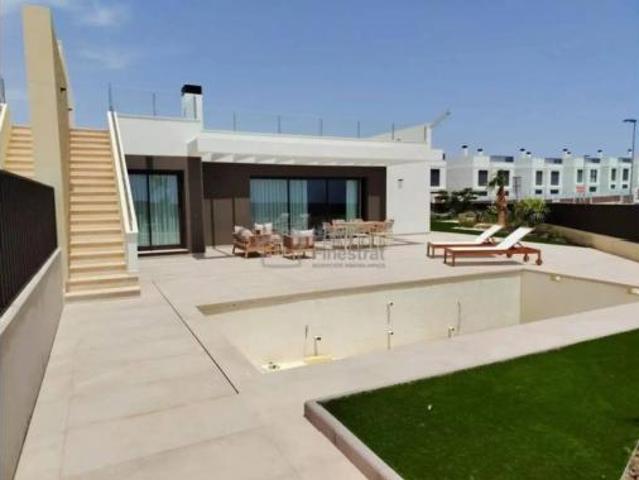 Chalet en venta en Bonalba, l'Alacantí