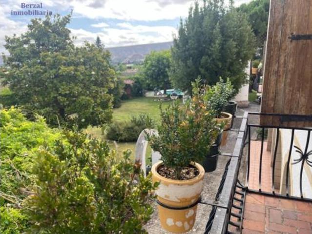 Chalet en venta en Nalda, La Rioja