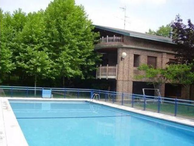 Chalet en venta en Nalda, La Rioja