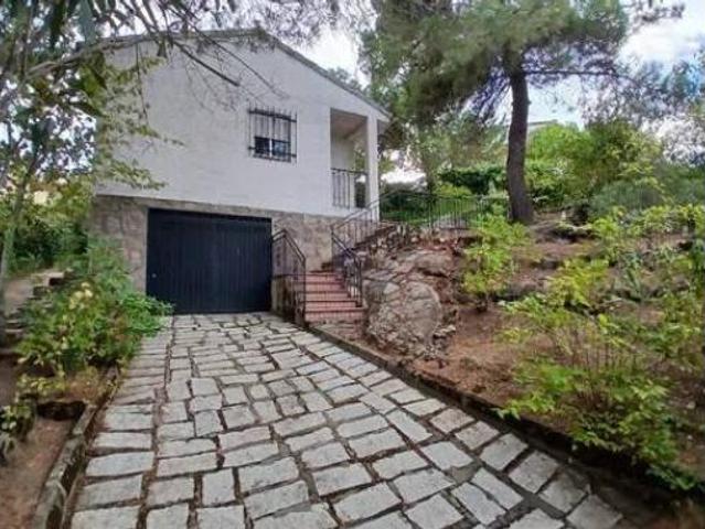 Chalet en venta en Pinar del Valle, Navahondilla