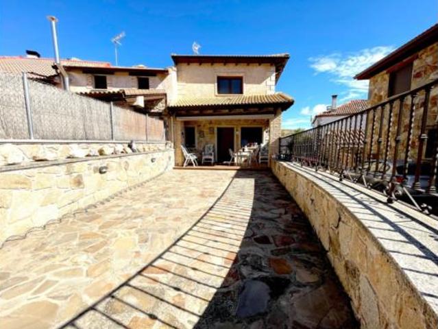 Villa en venta en Navarredonda Y San Mamés, Navarredonda