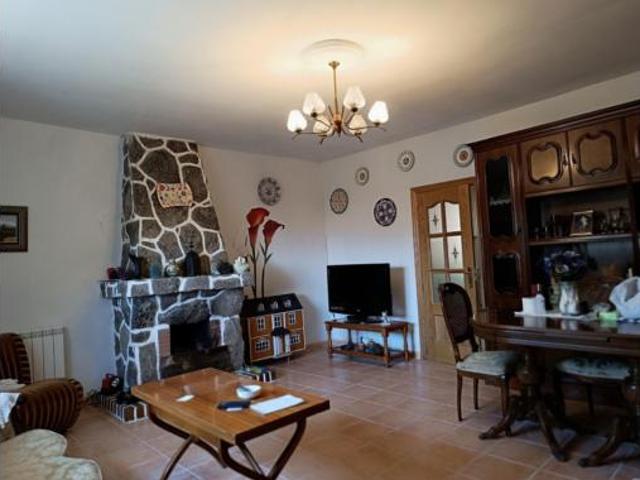 Chalet en venta en Navatalgordo, Castilla y León
