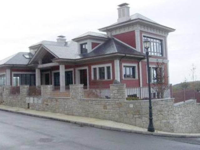 Chalet en venta en Navia, Asturias