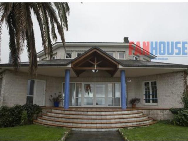 Chalet en venta en Navia, Asturias