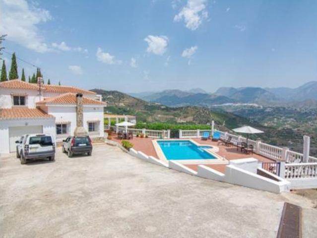 Chalet en venta en Maro, La Axarquía