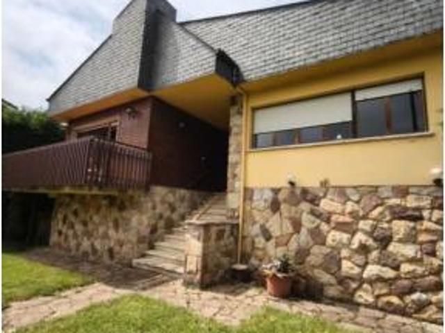 Chalet en venta en Noreña, Asturias